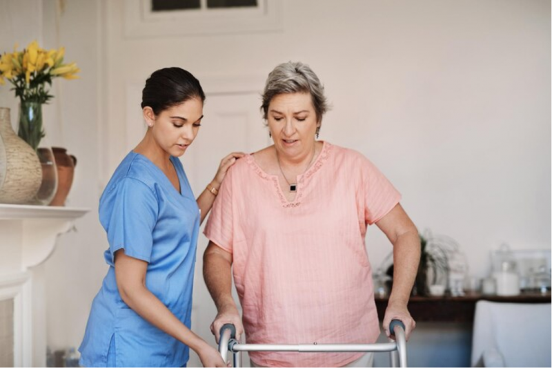 Fisioterapeuta em Home Care: Como Escolher o Profissional Ideal para Seu Tratamento em Casa